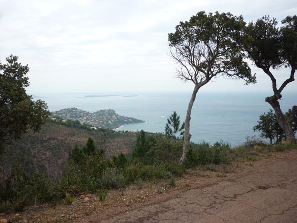 #3 Pic de l Pic de l'Ours : Vue sur les îles de Lérins. Manque juste le soleil.