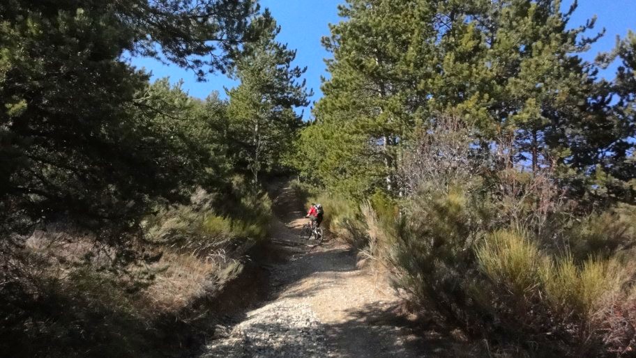 #4 Montée vers le Col d Montée vers le Col d'Oule : et sa piste aux passages à 30% !!