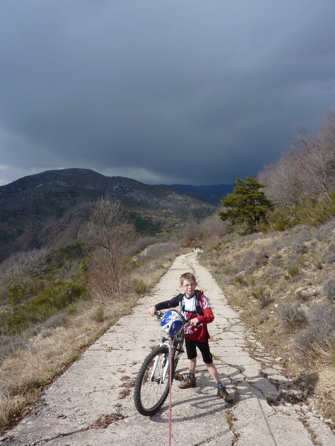 #2 Piste du Mont Ours : Le ciel se charge Piste du Mont Ours : Le ciel se charge