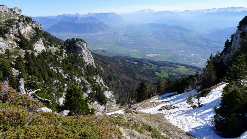 On finalise le 1er portage : et c'est très cool comme activité comparée à la traversée des crêtes enneigées