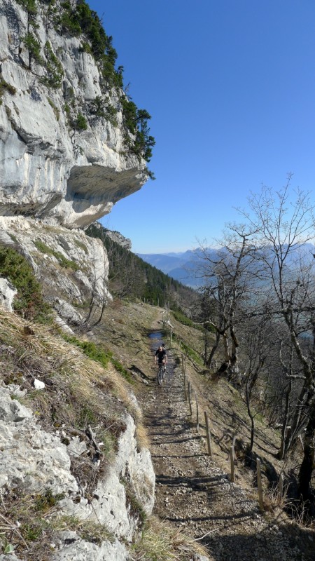 Ca grimpouille encore un peu : sur ce bon sentier inrattable