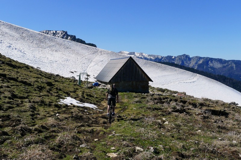 Arrivée à l'Alpettaz : on le sait pas encore ... mais on est déjà mort !