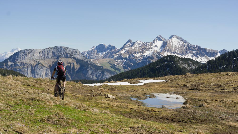 Rochers de Leschaux : et le massif du Bargy