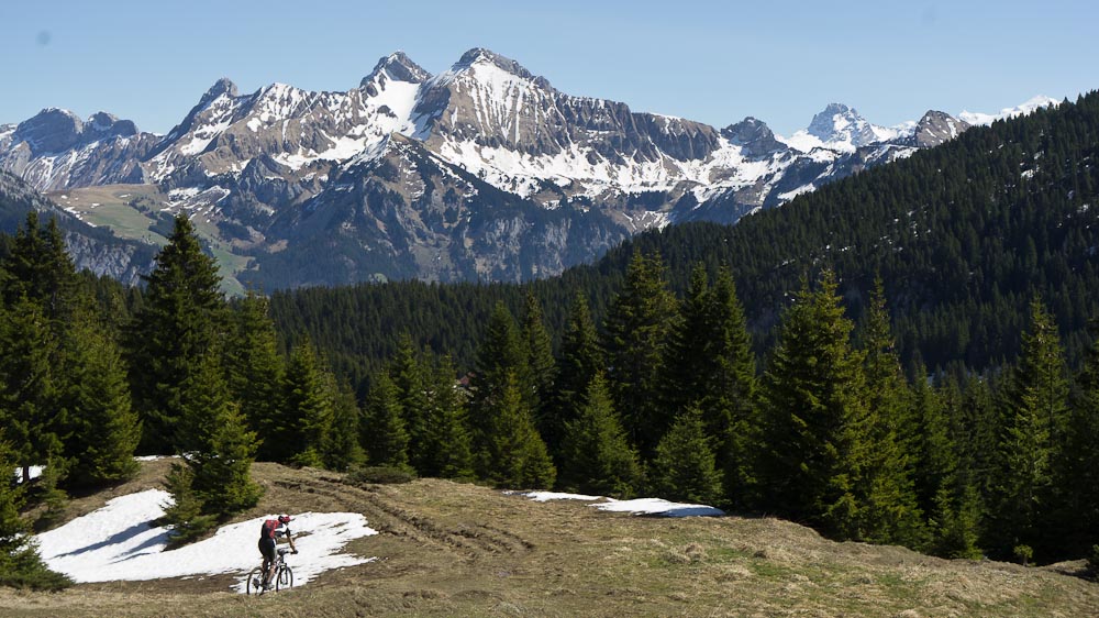 Vers les chalets de la Tinnaz : Jallouvre, Pointe Percée et Mont-Blanc