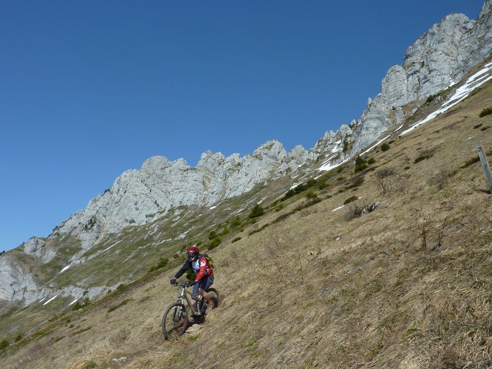 #17 Pierre : plein gaz sous les falaises Pierre : plein gaz sous les falaises