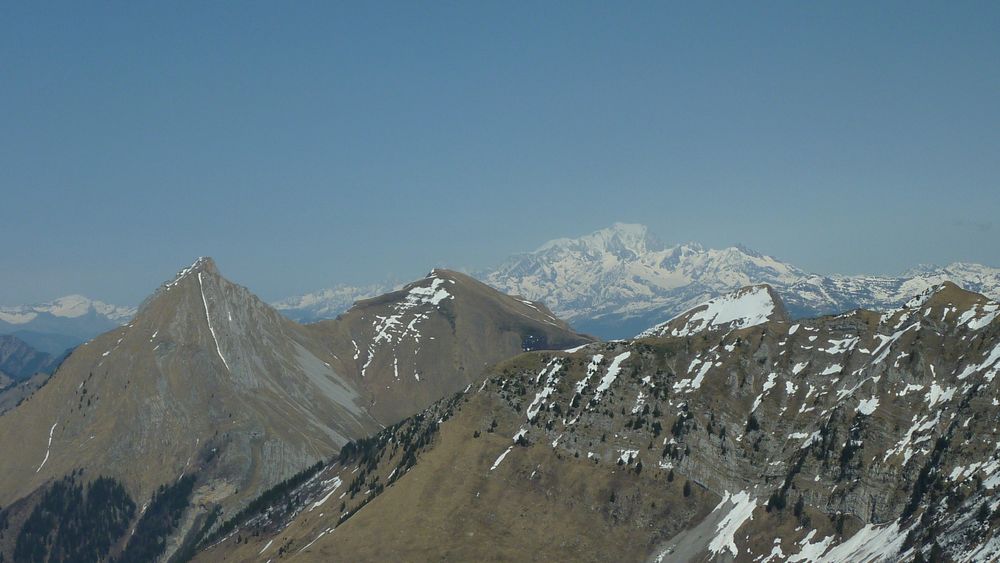 Mont Blanc : où qu'on se trouve, il dépasse toujours du reste