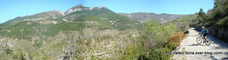 Saint Benoît : Montée à Aucelon