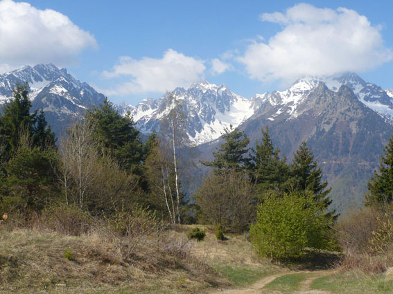 Lac de la grande Léchère : Le Preney, vue sur la chaine de Belledonne