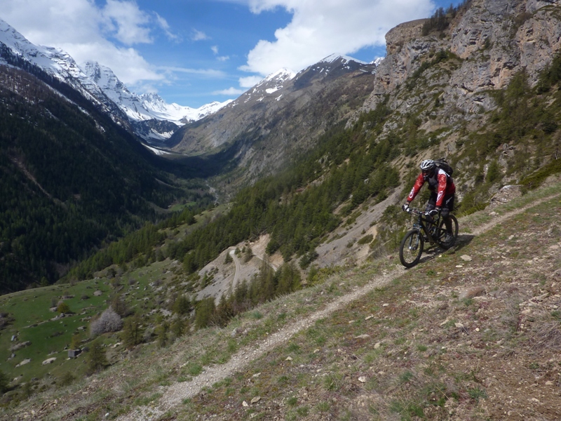 #3 Dark Vador ;-) : Vue sur le vallon du Fournel Dark Vador ;-) : Vue sur le vallon du Fournel
