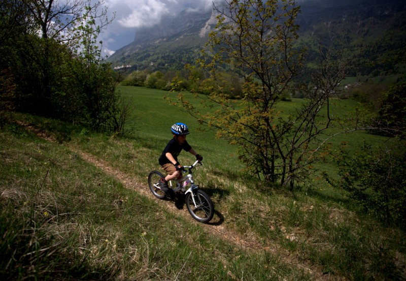 #4 Les Dioux : du vrai single track en direction de la pente école delta Les Dioux : du vrai single track en direction de la pente école delta