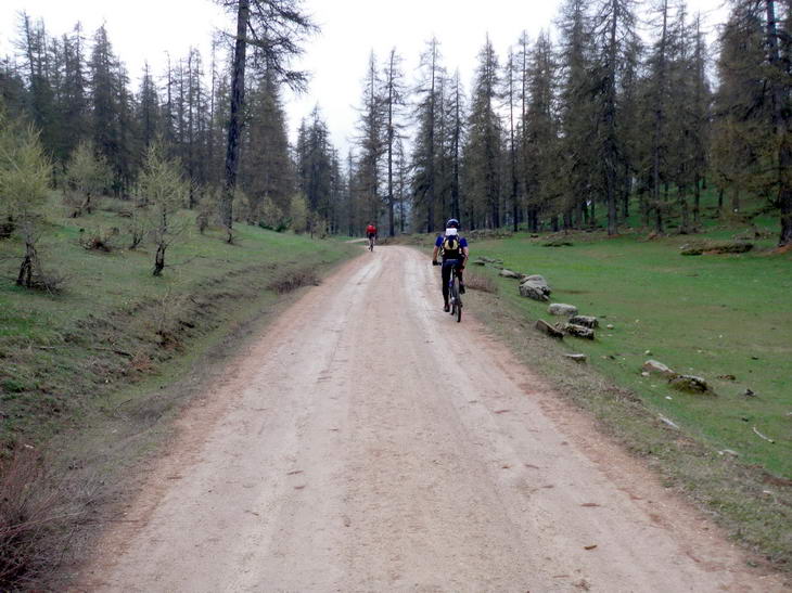#8 Le col de la Pousterle : Piste luxueuse! Le col de la Pousterle : Piste luxueuse!