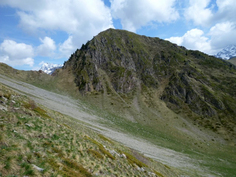 #28 Le Balcon : Vu sur l Le Balcon : Vu sur l'alpage remonté et le Col de Prés Clos