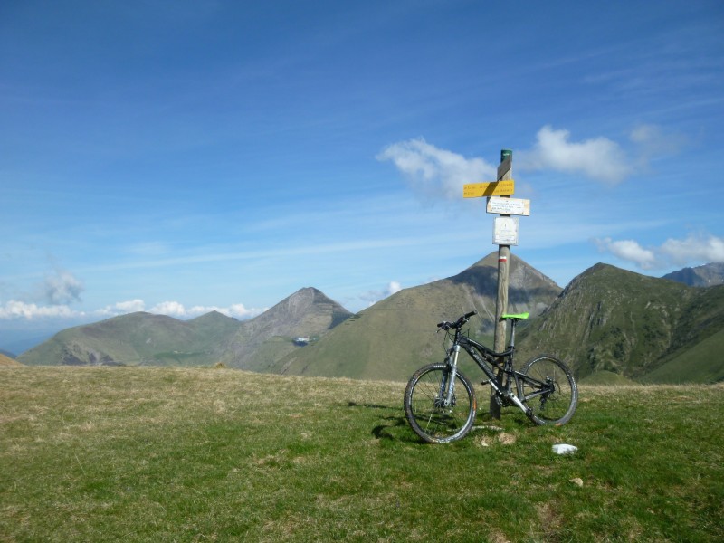 #6 Col des Vachers : Avec la vue sur Notre Dame de la Salette Col des Vachers : Avec la vue sur Notre Dame de la Salette