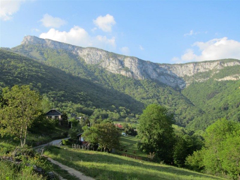 #13 Croix du Nivolet : La Croix depuis le bas de la descente, une bien belle sortie. Croix du Nivolet : La Croix depuis le bas de la descente, une bien belle sortie.