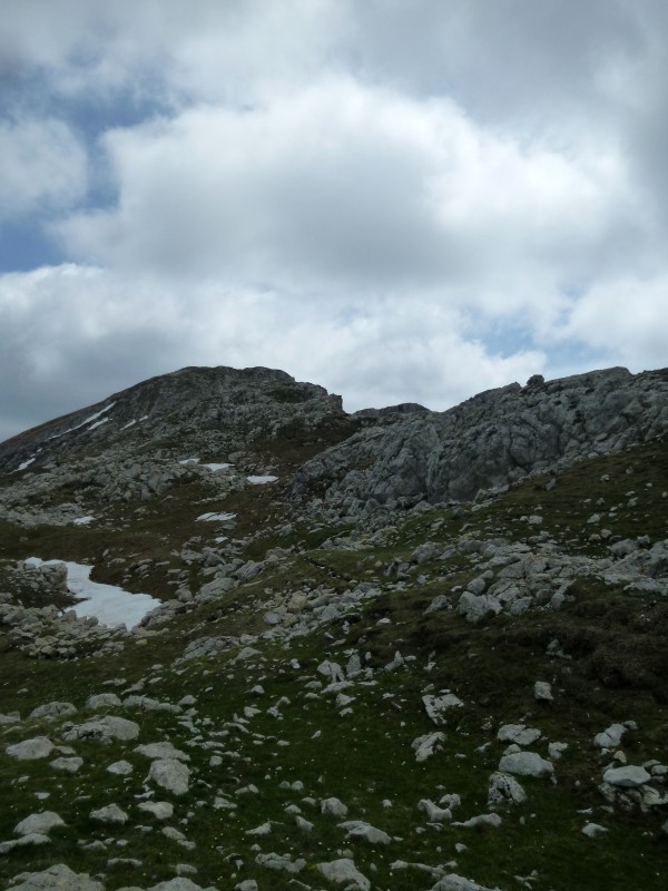 #20 Vers les Monges : passage pierreux et serpentant.. Vers les Monges : passage pierreux et serpentant..