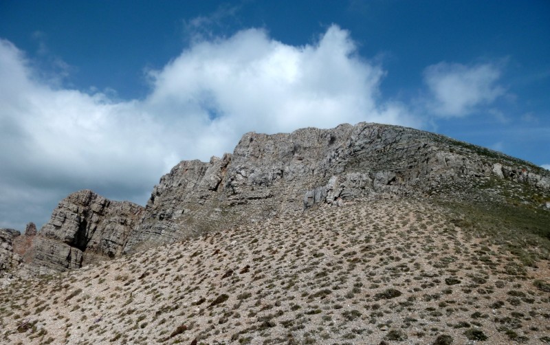 #28 Sous les Monges : Attaque directe par une traversée derversante et caillouteuse.. Ca réveille.! Sous les Monges : Attaque directe par une traversée derversante et caillouteuse.. Ca réveille.!