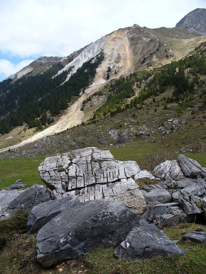 #16 Vallée des Avals : Des rochers ... Vallée des Avals : Des rochers ...