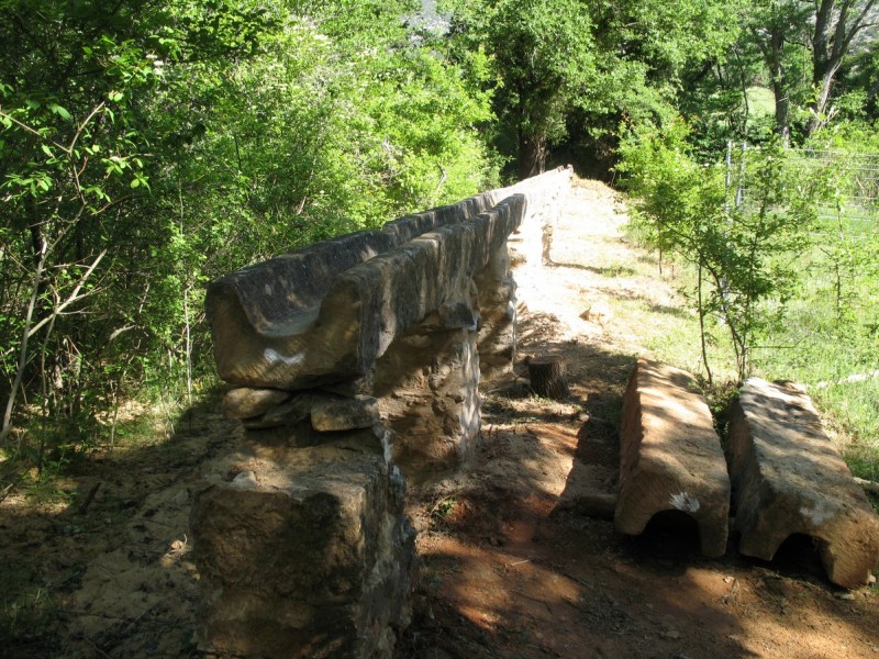 aqueduc : allant de la source de Barries au moulin de Bouvène