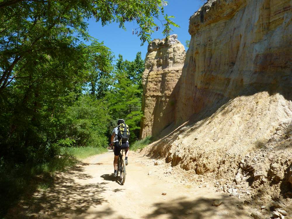 Colorado Provençal : juste avant d'arriver au camping pour le casse croute