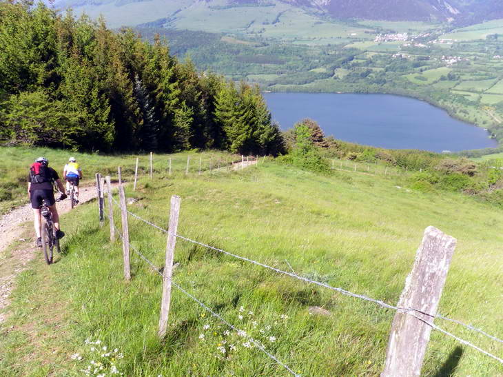 #6 Le lac de Pierre-Châtel : Belle plongée face au lac... Le lac de Pierre-Châtel : Belle plongée face au lac...