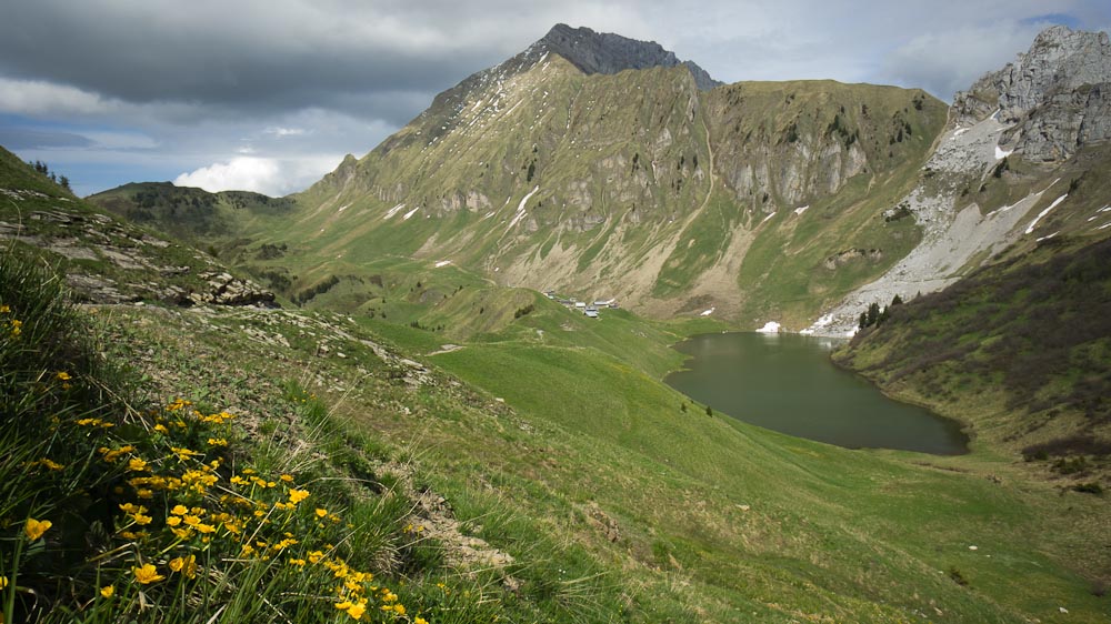 Col de la Forclaz : Vue sur Lessy et Jallouvre