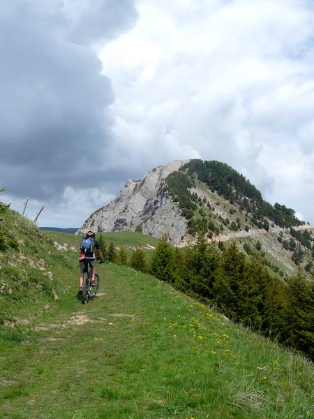 #1 Prégentil : début de montée dans les cailloux Prégentil : début de montée dans les cailloux