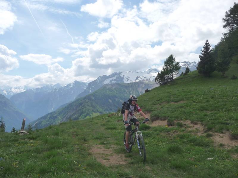#2 Col St-Jean : Fin de la montée avec vue sur les 2 Alpes Col St-Jean : Fin de la montée avec vue sur les 2 Alpes