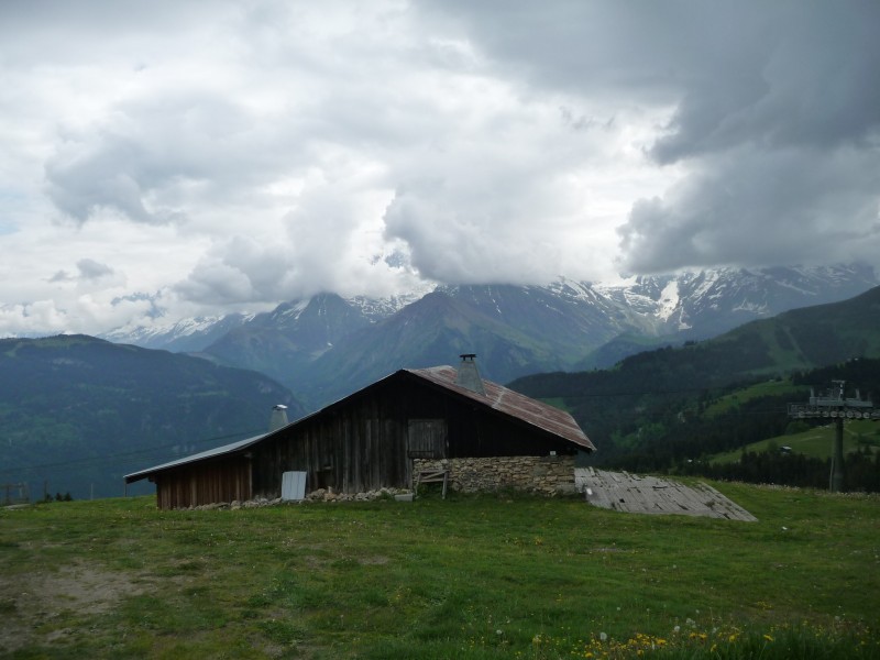 #2 chalet : là normalement il y a le Mont Blanc ! chalet : là normalement il y a le Mont Blanc !