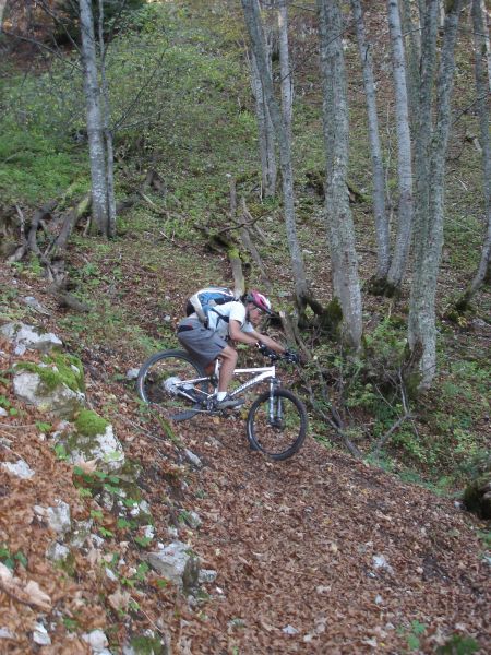 #4 Au dessus du col du Baure : Jip dans une épingle déversante tendue et grasse à souhait Au dessus du col du Baure : Jip dans une épingle déversante tendue et grasse à souhait