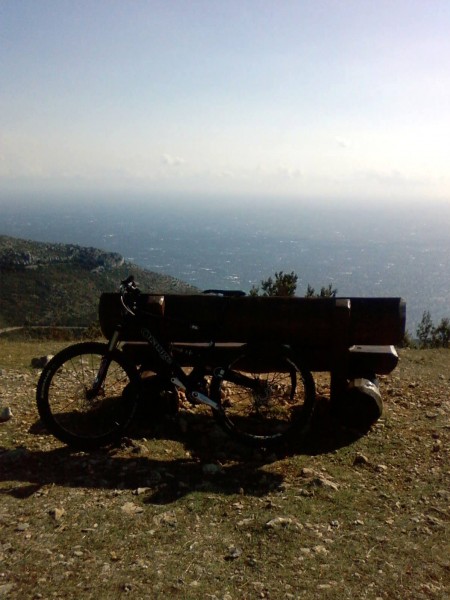 #2 Cime de la Forna : Le vent d Cime de la Forna : Le vent d'Est souffle fort, les moutons sur la grande bleue en sont la preuve !