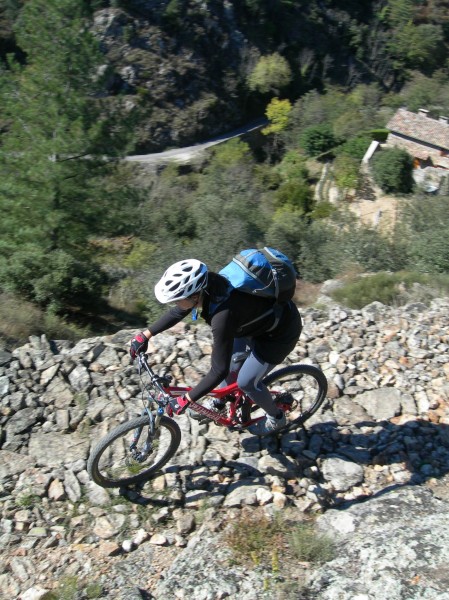 Descente sur Jaujac : Marika dans cette descente sur Jaujac