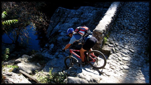 Descente sur Jaujac : Passage trialisant...