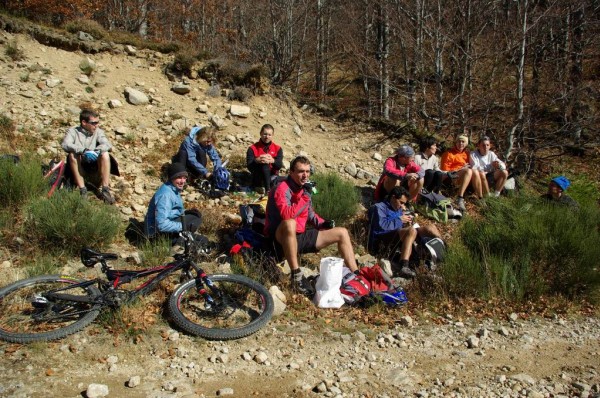 Pique nique : Pique-nique à 1300m, même pas (trop) froid !