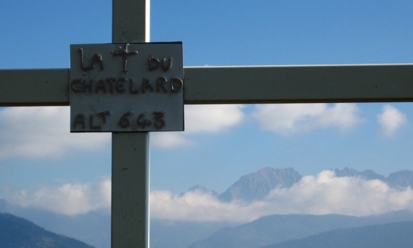 Bellechambre : Croix du Chatelard et Grand Charnier d'Allevard.