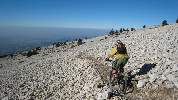 #4 Le terrain : Un aperçu du haut de la descente Sud Le terrain : Un aperçu du haut de la descente Sud