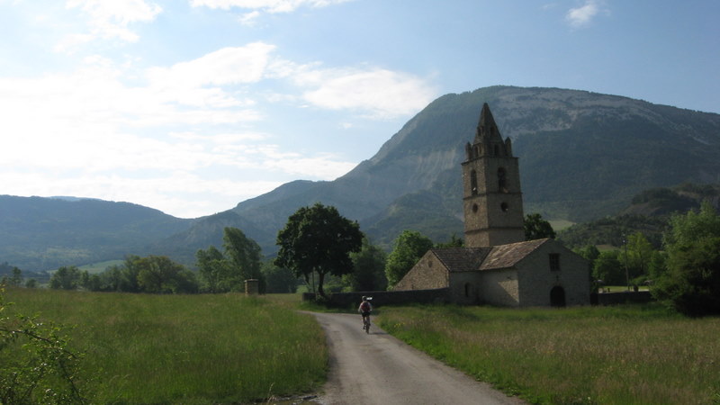 Tartonne > Saint André- : Départ de Tartonne par l'itinéraire des CDS (piste puis route)