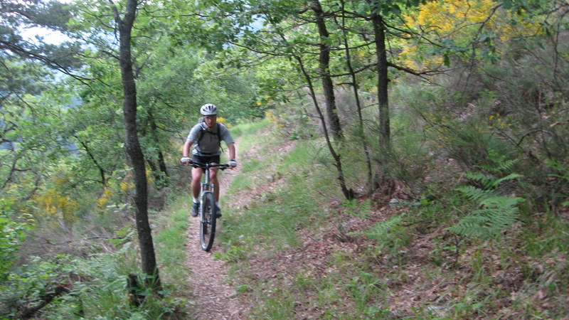 #15 Saint André > Entrevaux : Suite à la piste, un super sentier roulant Saint André > Entrevaux : Suite à la piste, un super sentier roulant