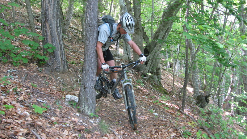 Saint André > Entrevaux : première épingles pour seb dans la descente sur le pont Saint Joseph