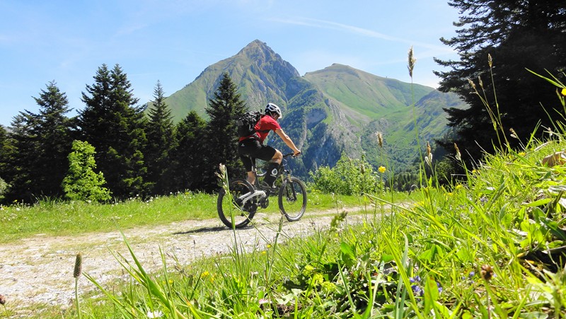 piste : un peu avant le chalet Bottier devant le Pécloz