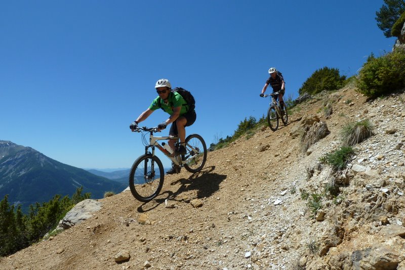 J3: derniers tours de roues : juste avant le chemin retenu par des grillages