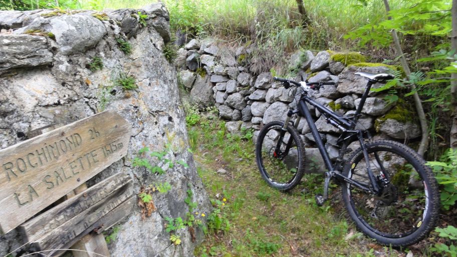 St Maurice : Départ du sentier au coeur du village !