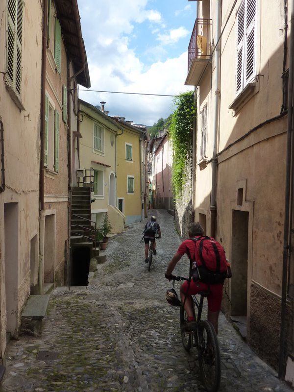 Ruelles de Saorge : Bientôt la bière !