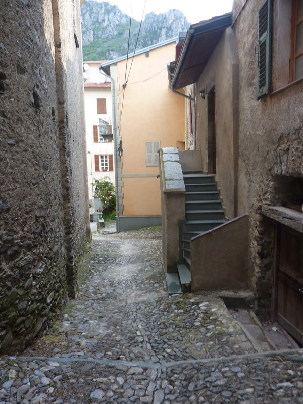 La Brigue : jolies ruelles pavées