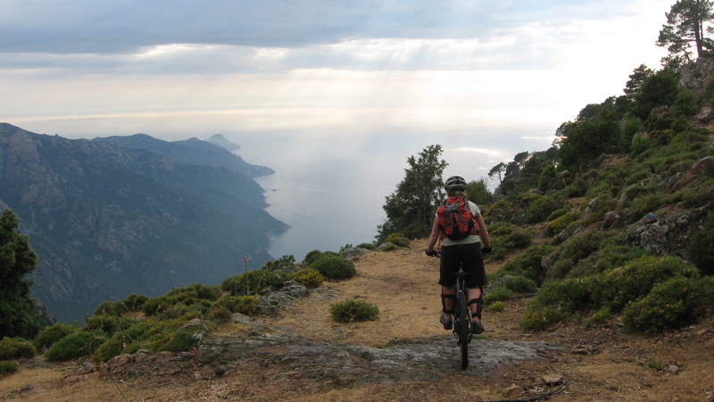 Porto en boucle : Gwenn découvre la perle de cette boucle : le passage au col de Larata