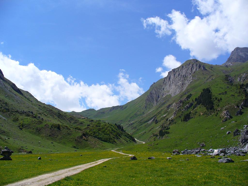 #12 Vallée des Avals : ... vue du bas ... Vallée des Avals : ... vue du bas ...