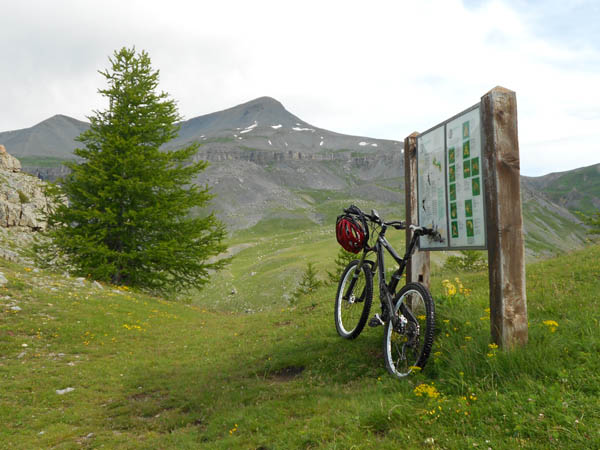 #6 Col des Moulines : Avec le seigneur des lieux : le mont Mounier. Col des Moulines : Avec le seigneur des lieux : le mont Mounier.