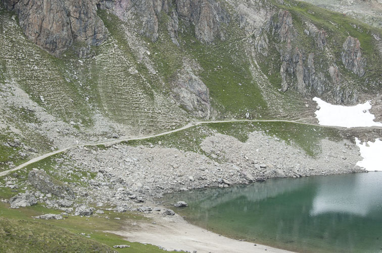 #21 Lac des Rochilles : Peu de visiteurs pour un lac pourtant célèbre Lac des Rochilles : Peu de visiteurs pour un lac pourtant célèbre