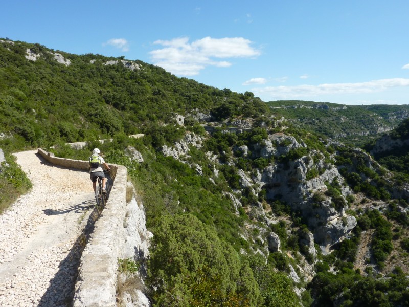 #3 Chemin de la Baume : Bientôt vue sur le gardon Chemin de la Baume : Bientôt vue sur le gardon