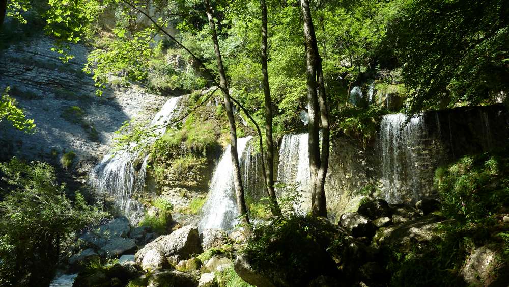 #8 Cascade de la Doriaz : avec ce qu Cascade de la Doriaz : avec ce qu'il a plu samedi, ça coule !!