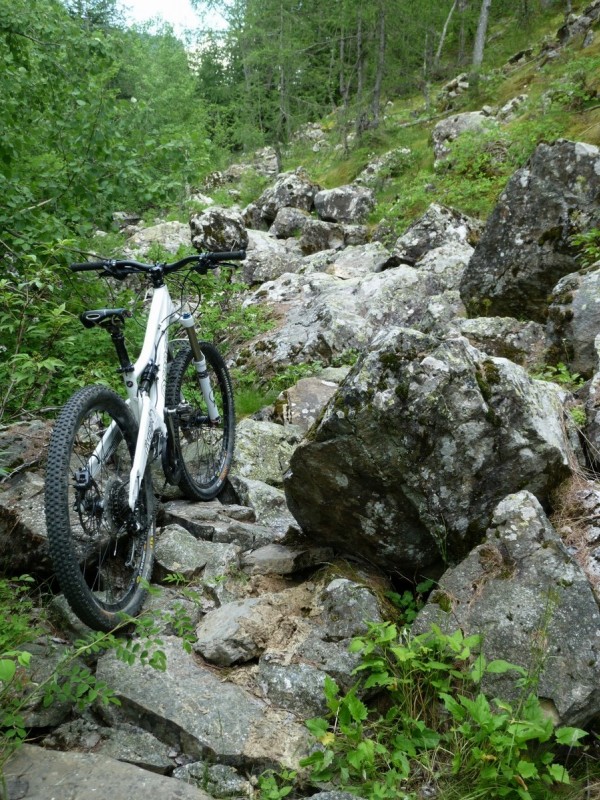 #2 inroulable : sentier constitué de blocs, et ce n inroulable : sentier constitué de blocs, et ce n'est qu'une petite partie